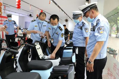 突擊檢查！廣西梧州市市場(chǎng)監(jiān)管局聯(lián)合交警開(kāi)展電動(dòng)自行車銷售管理專項(xiàng)行動(dòng)